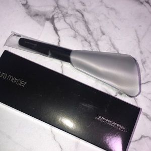Laura mercier glow powder brush